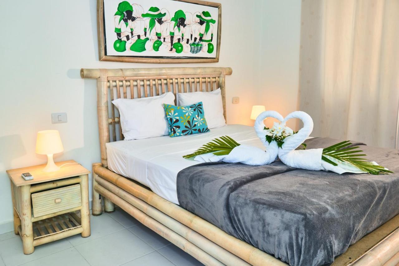 Las Terrazas Condo Punta Cana Beach - Los Corales Village Экстерьер фото